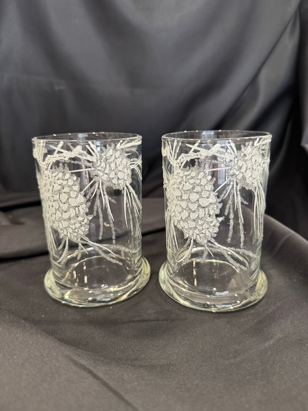 Rare Vintage Set of 2 Dorothy Thorpe Glass Tumblers with Lucite Pinecones Art